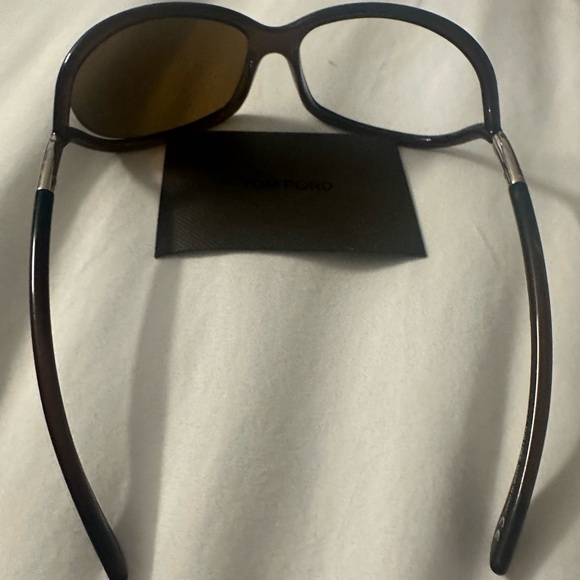 Tom Ford “Jennifer” sunglasses - only one lens - Picture 3 of 5